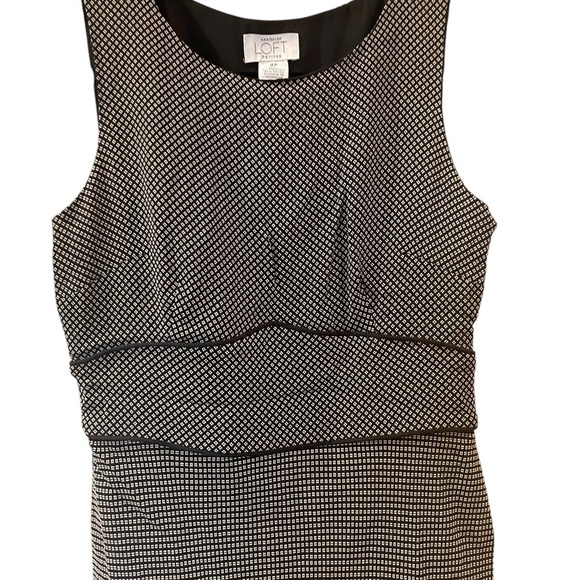 Ann Taylor Loft Women’s Dress Black White Abstract Knit Petite 4P - Picture 3 of 8